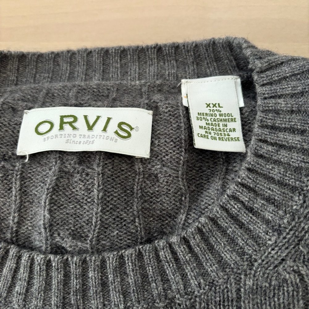 Orvis Gray Cable Knit Crewneck Sweater 70% Merino Wool and 30% Cashmere - Picture 2 of 3